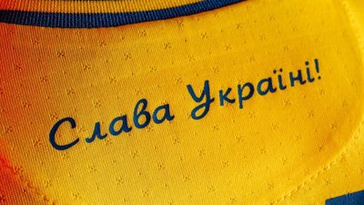 Збірна України з футболу сьогодні зіграє зі Швецією