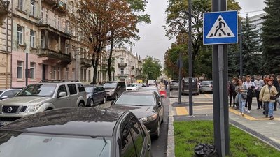 Скандальний Андрій Білий пропонує закрити проїзд вулицею Степана Бандери (ФОТО)