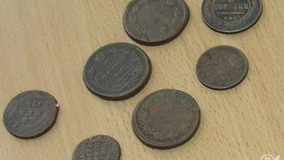 На кордоні із Польщею вилучили давні монети