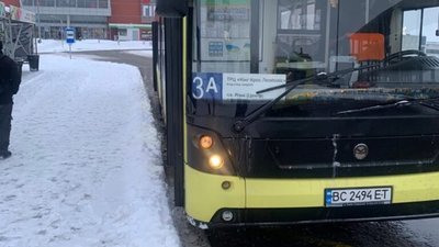 Маршрутки Садового визнали, що комунальники не прибирають сніг