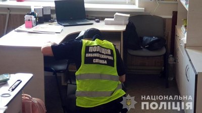У Києві замінували школи