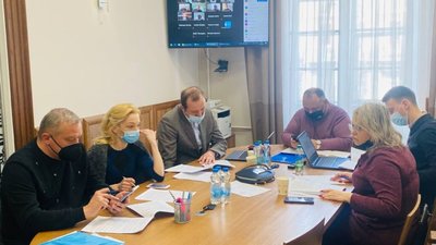 У актовій залі восьмої клінічної лікарні міста Львова розгорнуть додаткові ліжка для хворих на COVID-19