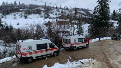 Як на Львівщині проводився порятунок трьох вагітних жінок з крісельного підйомника (ФОТО, ВІДЕО)