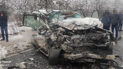 На Львівщині смертельна ДТП заблокувала дорогу (ФОТО, ВІДЕО)