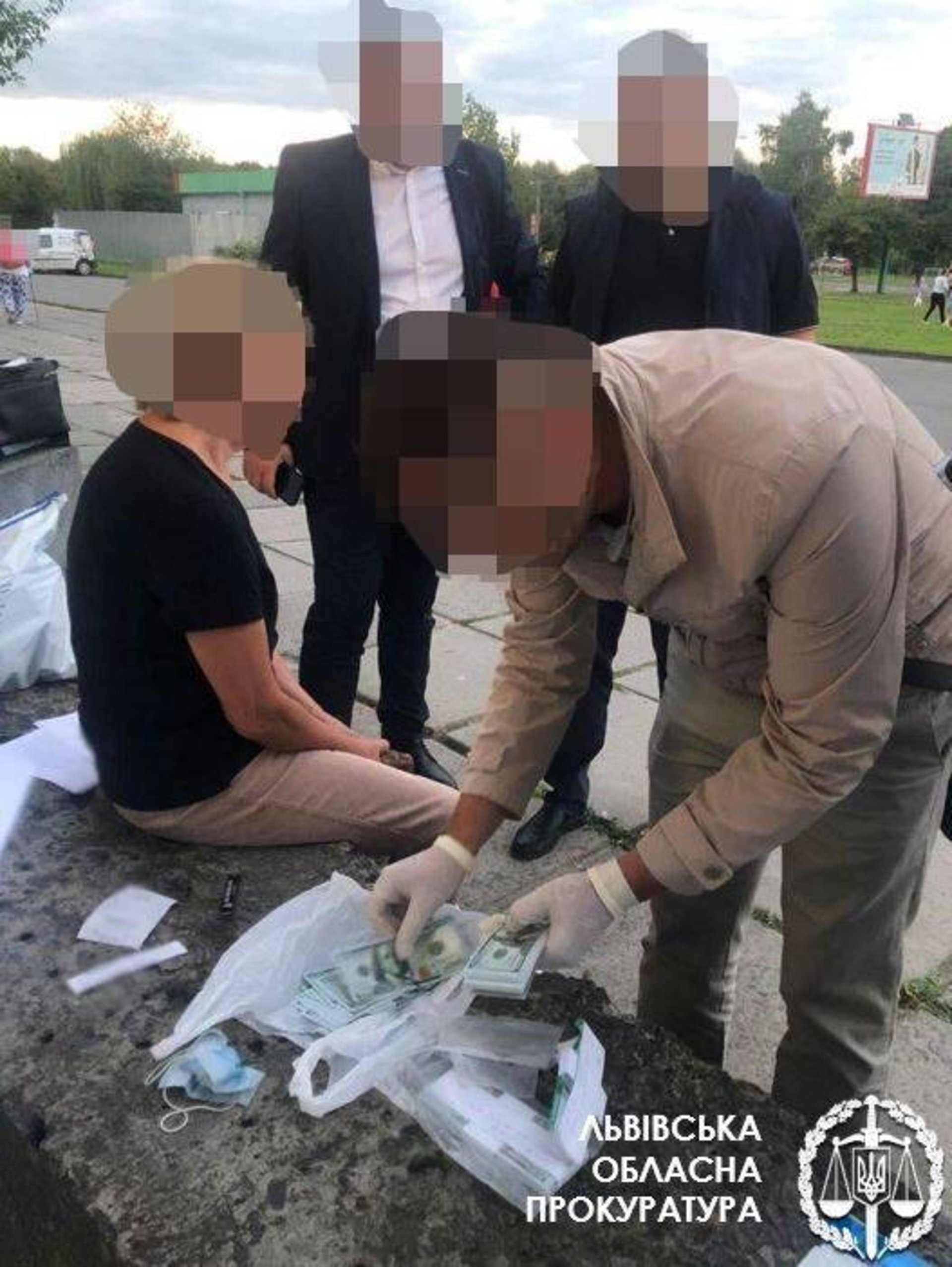 Понад 20 тис дол США хабаря за виготовлення документації на будівництво
