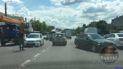 На виїзді зі Львова не розминулись автомобілі (ВІДЕО)