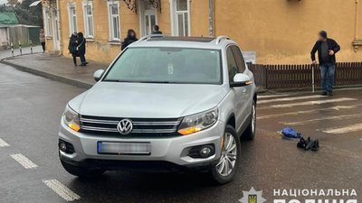 На Львівщині автомобіль збив 90-річну жінку