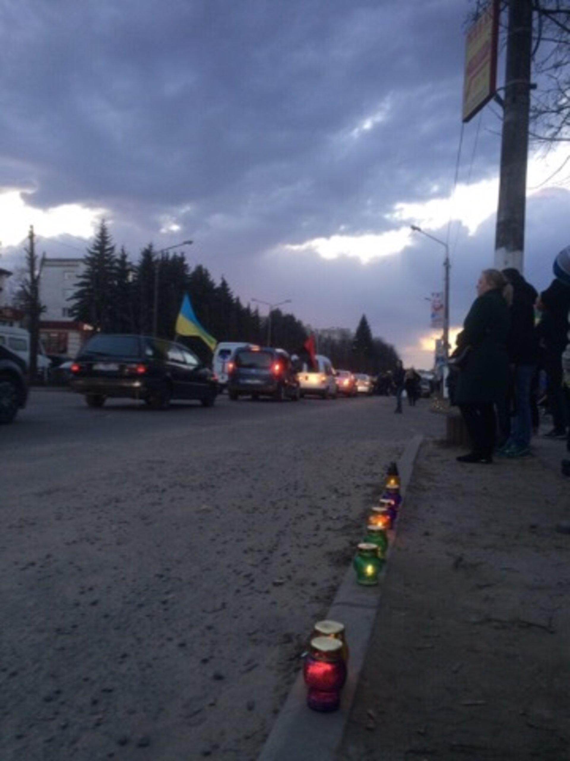 Як у Новояворівську сотні людей зустріли Героя України Богдана Слободу. Фото: 4studio.