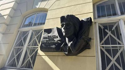 У Львові демонтують меморіальну таблицю радянській кінорежисерці