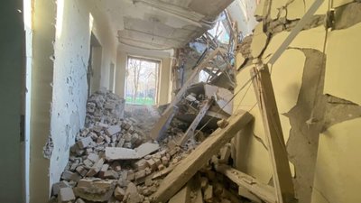 Херсонська ОВА зазнала ракетного удару (ФОТО)