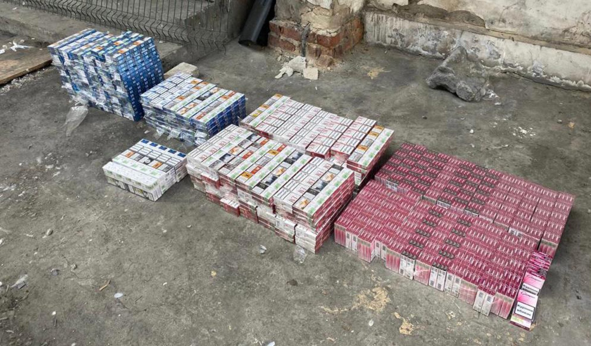 На кордоні з Польщею виявили автомобіль із цигарками, фото Львівський прикордонний загін