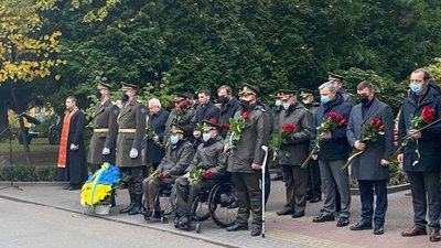 В Академії сухопутних військ вшанували полеглих в бою випускників (ФОТО)