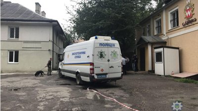 У Львові сапери підірвали предмет схожий на вибуховий пристрій, який виявили біля одного із офісів