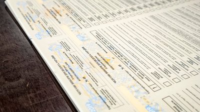 Як на Львівщині штампували у бюлетенях «вибув» Таруті і Морозу – ОПОРА