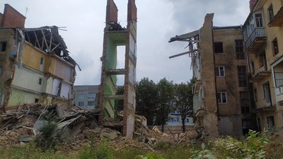 У Дрогобичі обвалився ще один під’їзд аварійного будинку (ФОТО)