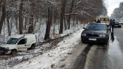На Львівщині у ДТП постраждали трирічний хлопчик та двоє неповнолітніх дівчат (ФОТО)