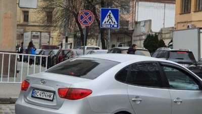 У Львові вантажівка заблокувала рух (ФОТО)