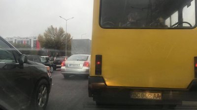 В’їзд до Львова на Галицькому перехресті ускладнений (ФОТО)