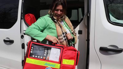 Львівщина передала на передову 13 карет швидкої допомоги (ФОТО)