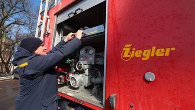 На Львівщину передали пожежні автомобілі та машину швидкої медичної допомоги