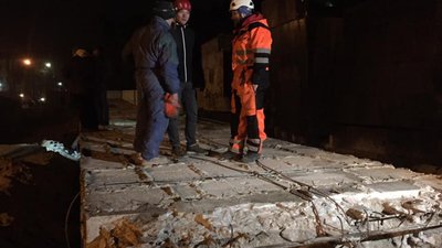 У Львові таки "поклали" 30-метрову Стелу Монументу Слави