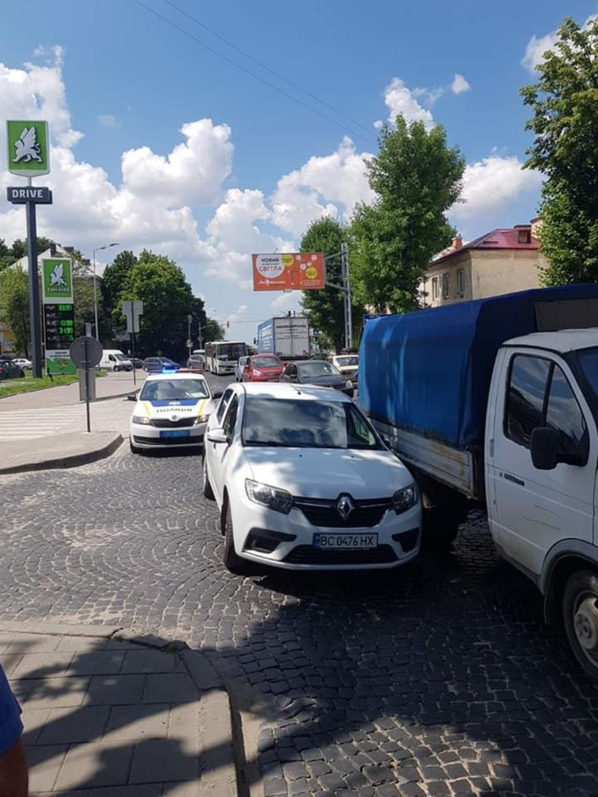 У Львові на Личаківській не розминулись автомобілі, фото Варта-1