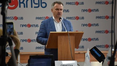 Синютка хоче провести дебати із Садовим на ремонтному майданчику вулиці Степана Бандери (ВІДЕО)