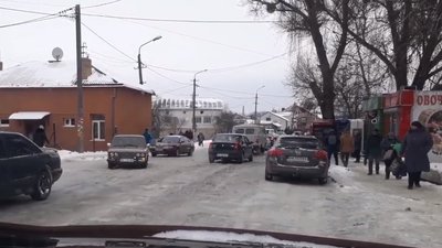 На Львівщині вулиці райцентру скувала ожеледь (ВІДЕО)