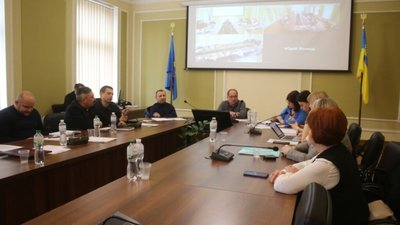 Львівська облрада просить Садового не розривати договір з екстренкою