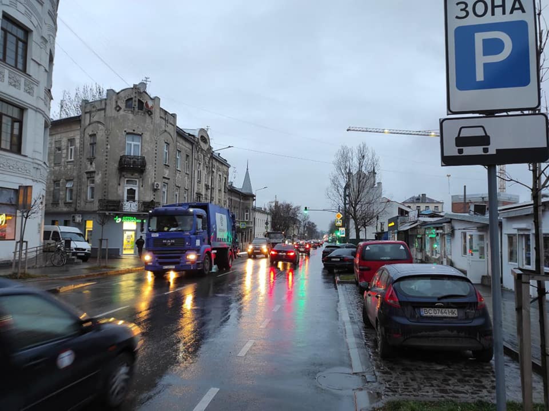 У Львові розповіли про недоліки ремонту вулиці Богдана Хмельницького, фото Зручне місто