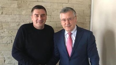 Добродомов знімає свою кандидатуру з президентських виборів