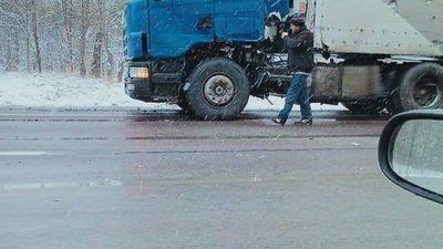 На Львівщині сталась аварія за участі вантажівки (ВІДЕО)