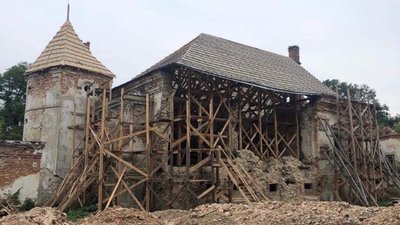 Львівська облрада напрацьовує шляхи порятунку Поморянського замку (ФОТО)