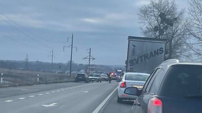На Львівщині автомобіль збив людину