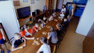 Три будинки сімейного типу з Лисичанська переїхали до Львова і почали тут нове життя (ВІДЕО)