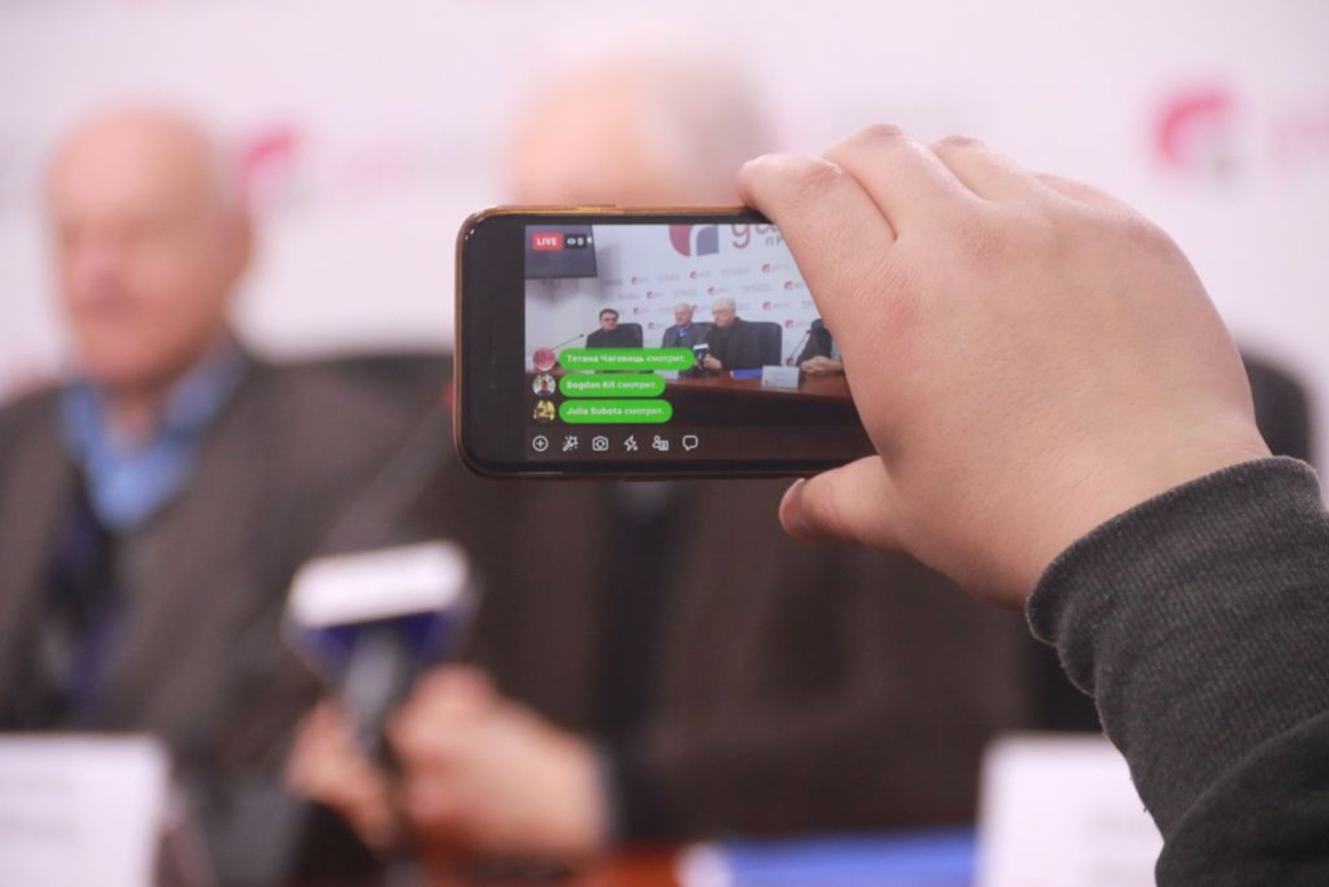 Лауреати Шевченківської премії розповіли, чому підтримують Порошенка. Фото 4studio