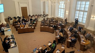 Хор депутатів міськради Львова так і не зміг заколядувати