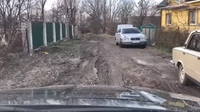У Золочеві дорога після ремонту стала непридатною для їзди (ВІДЕО)
