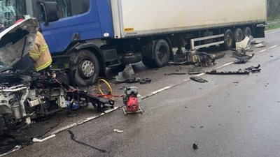 На трасі «Київ - Чоп» не розминулись автомобілі (ФОТО)