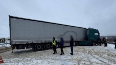 На Львівщині перекривали міжнародну трасу