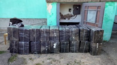 На Закарпатті прикордонники з пострілами спиняли тютюнових контрабандистів (ФОТО, ВІДЕО)