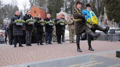 На Личакові до Дня Соборності вшанували пам'ять Героїв