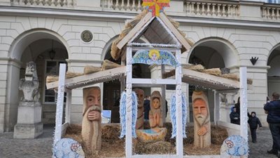 Кошти, які львів'яни залишають у шопці перед Ратушею, передаватимуть на Різдвяну школу для дітей