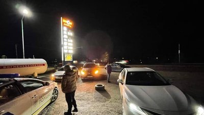 У Львові об’їзна вкрилась ямами, водії пробивають колеса (ФОТО)