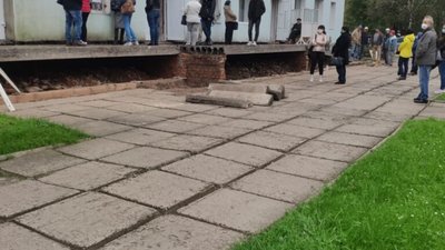 У Сокалі вишикувалась черга на ПЛР-тести (ФОТО)
