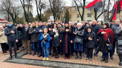 Садовий, Козицький і Гримак не прийшли покладати квіти до пам’ятника Степану Бандері