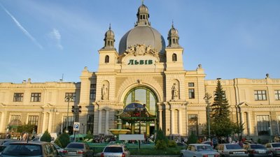 На Головному залізничному вокзалі у Львові відкрили центр вакцинації