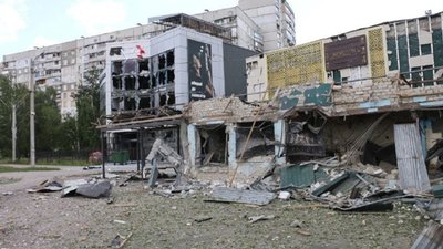 Війська РФ обстріляли адміністративну будівлю в Харкові: без постраждалих