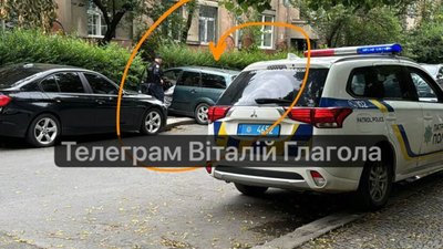 В Ужгороді пʼяний священник влетів у будинок (ВІДЕО)