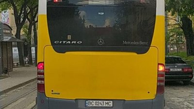 У Львові водій маршрутки зробив дві аварійні ситуації (ФОТО)